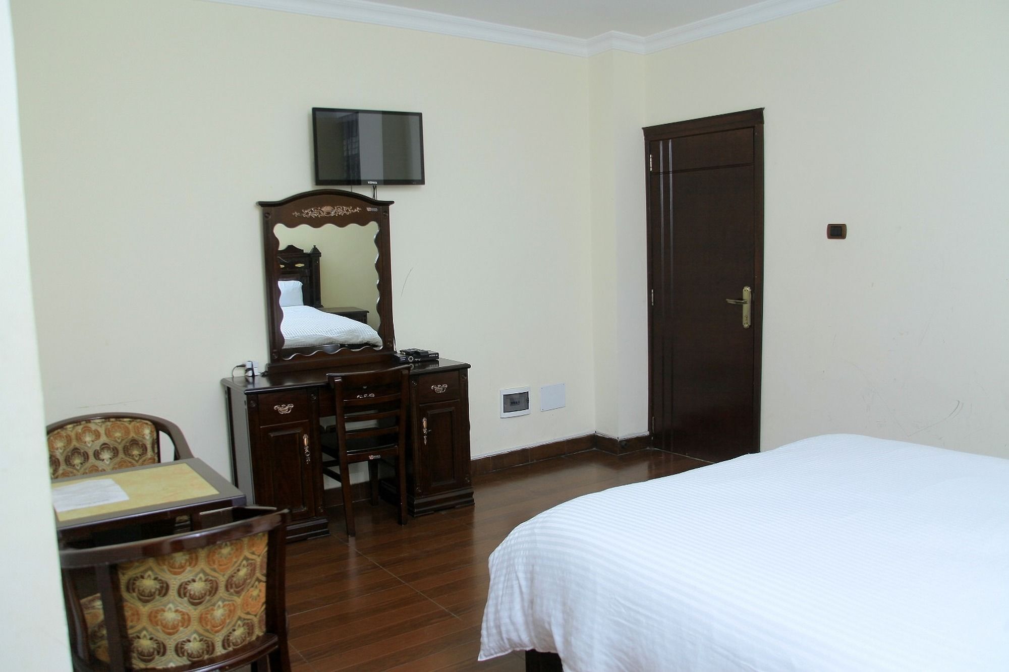 Bnow Hotel Addisz-Abeba Kültér fotó